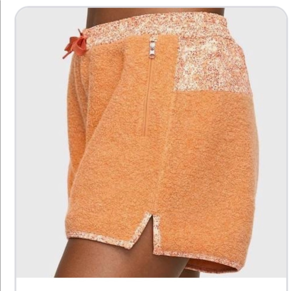 Outdoor Voices Mega fleece Shorts